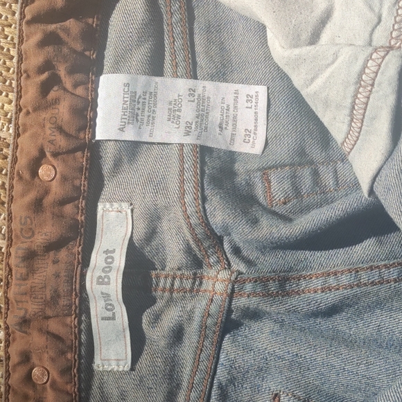 Men's Authentics Signature Levi's... - Picture 4 of 4